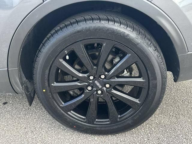 Used 2022 Lincoln Nautilus Reserve FWD image 11