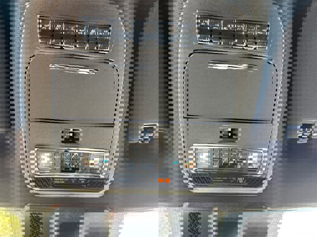 New 2026 Ford F350 Platinum image 32