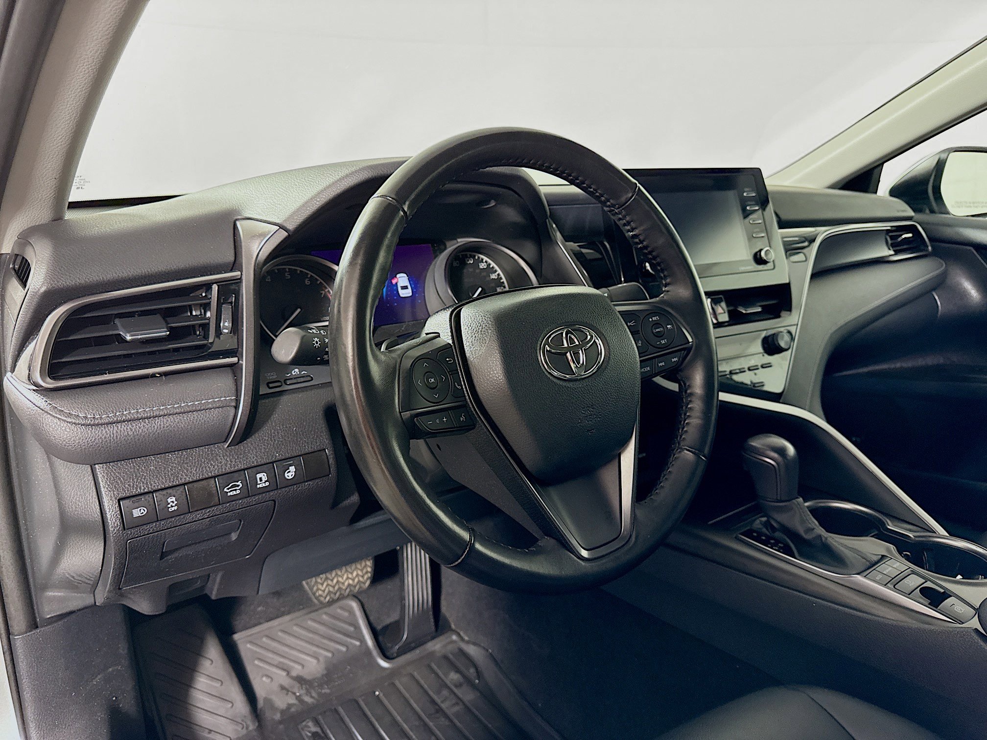 Certified 2023 Toyota Camry SE w/ Cold Weather Package AWD/4WD image 9