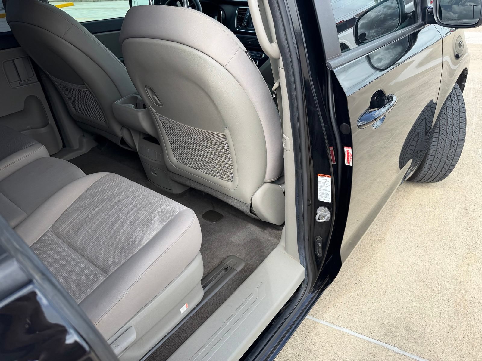 Used 2021 Kia Sedona LX FWD image 11