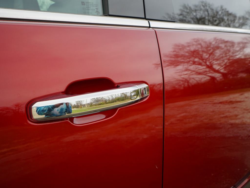 Used 2023 GMC Sierra 3500 Denali w/ Denali Ultimate Package image 10