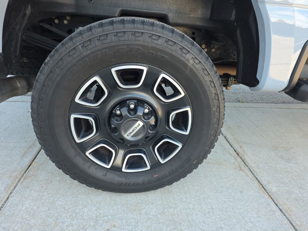 Used 2024 Ford F350 Platinum image 9