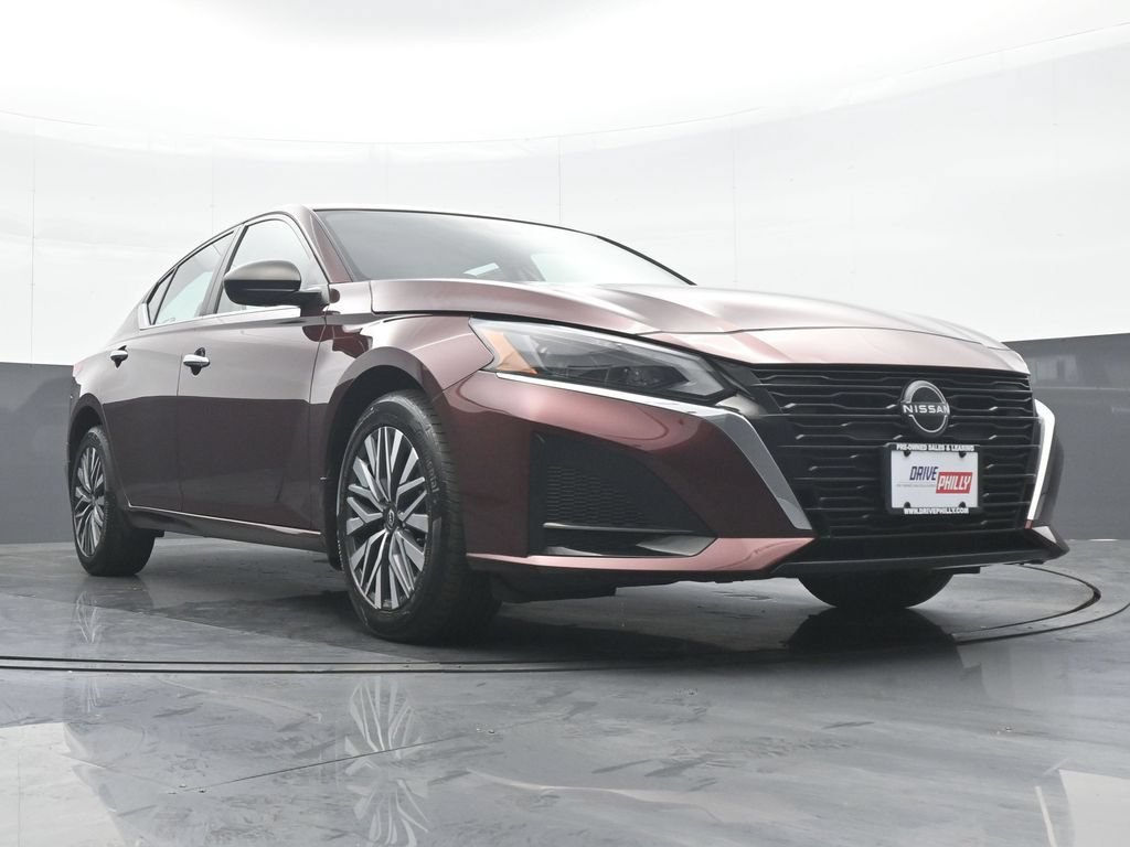 Used 2024 Nissan Altima 2.5 SV AWD/4WD image 33