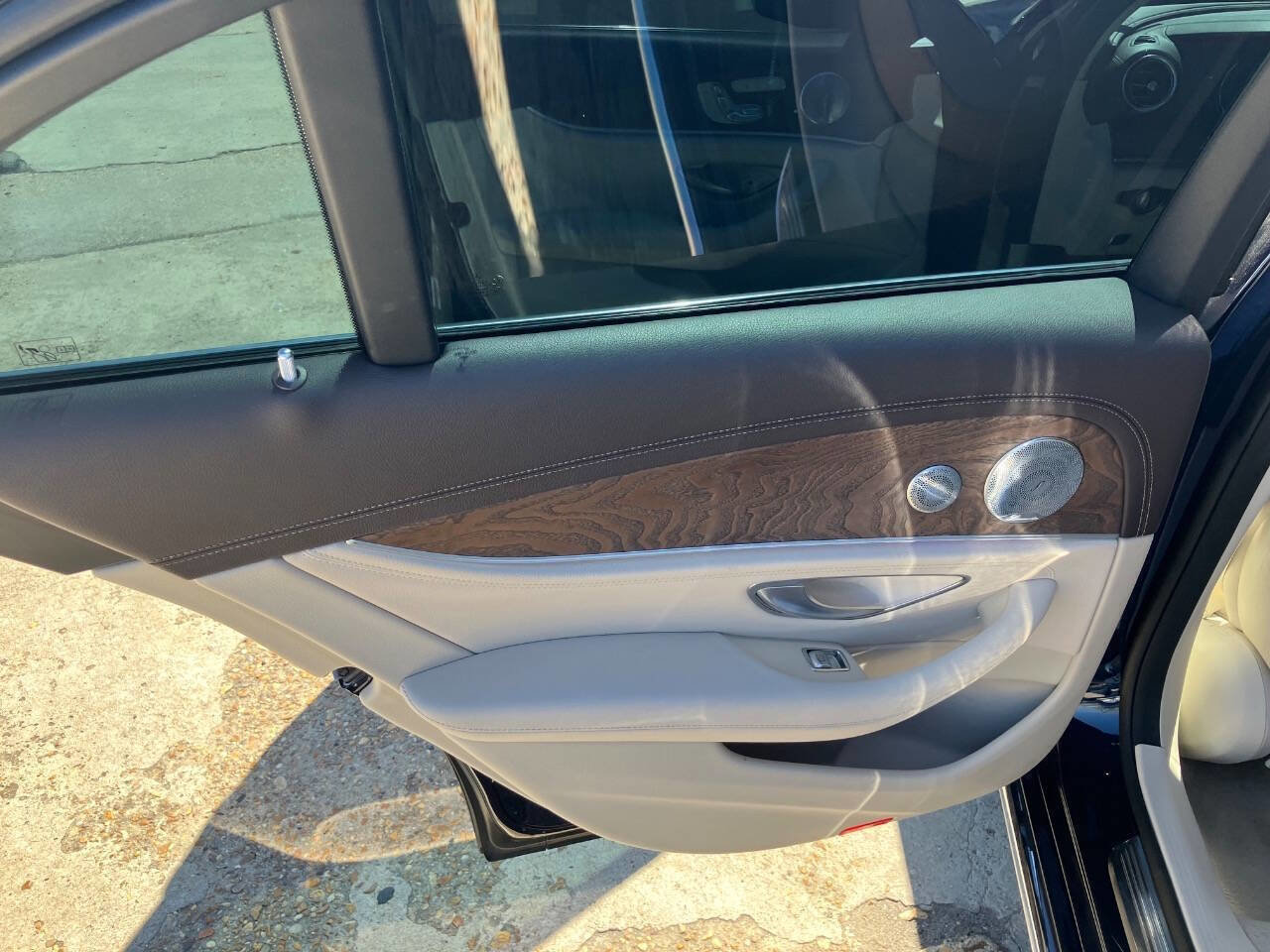 Used 2017 Mercedes-Benz E 300 image 11