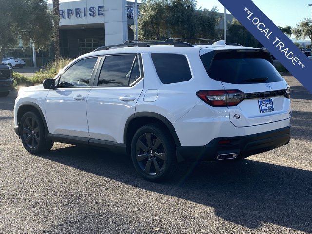 Used 2025 Honda Pilot Sport image 4
