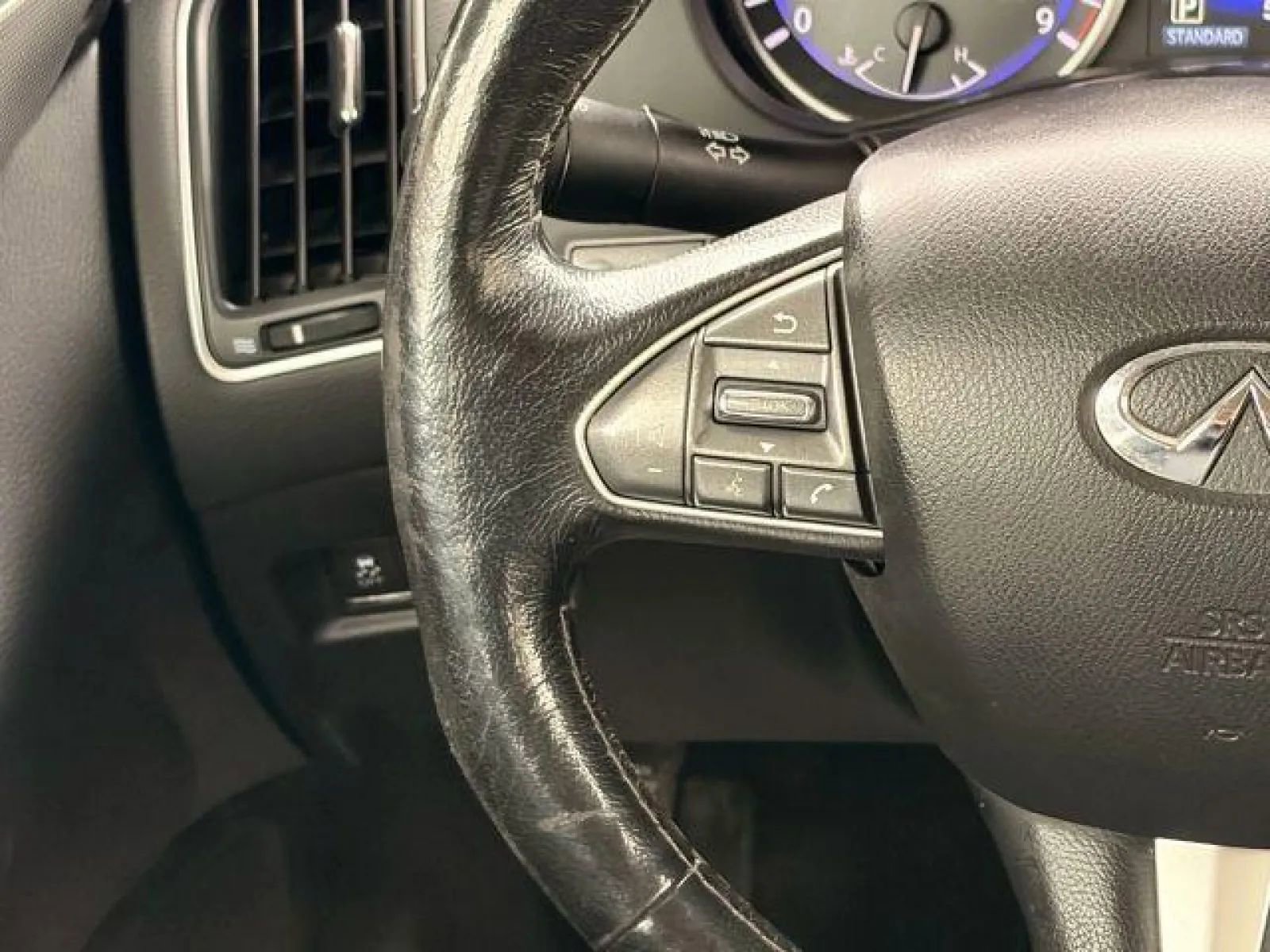 Used 2015 INFINITI Q50 Premium w/ Navigation Package image 32