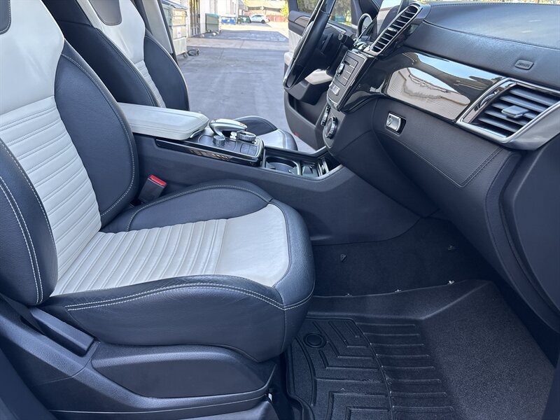 Used 2018 Mercedes-Benz GLE 43 AMG 4MATIC image 39