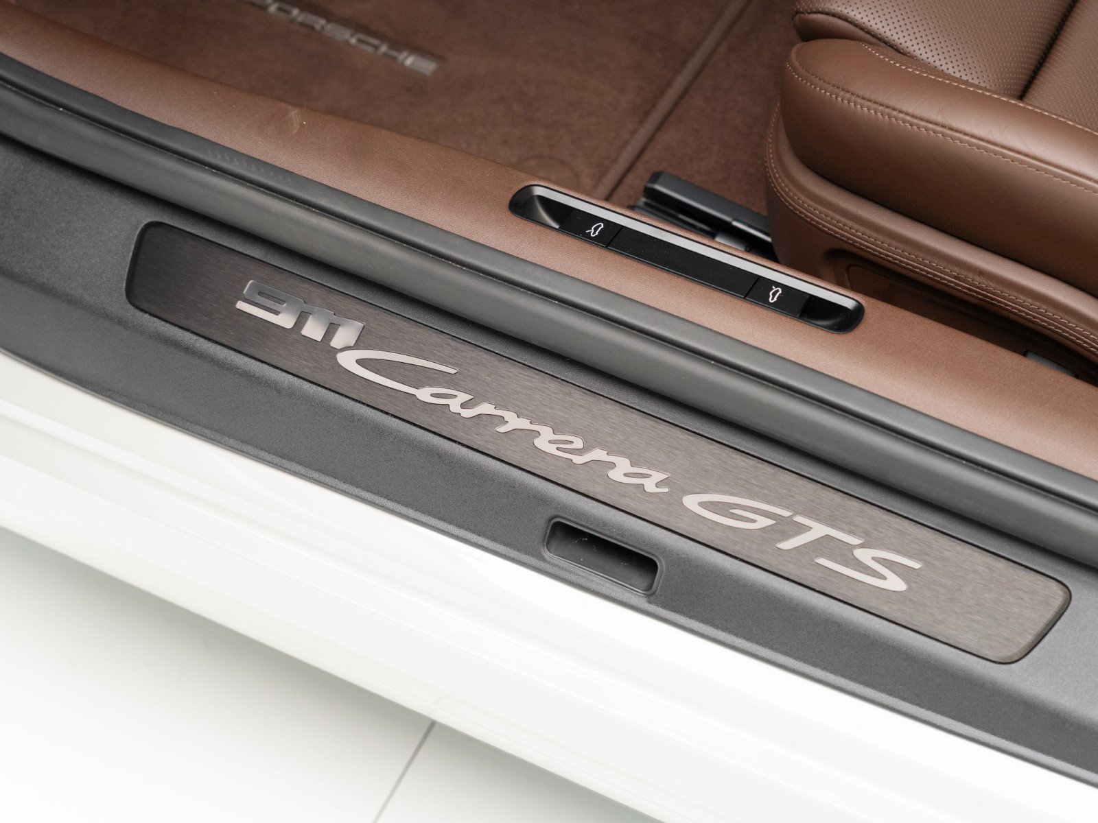 Certified 2025 Porsche 911 Carrera 4 GTS AWD/4WD image 15