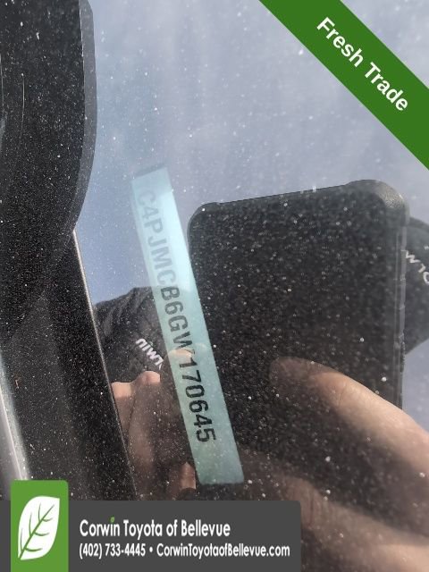 Used 2016 Jeep Cherokee Latitude w/ Cold Weather Group image 19