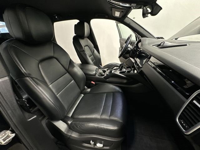 Used 2019 Porsche Cayenne Base image 22