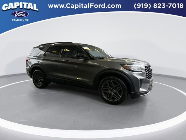 Certified 2025 Ford Explorer ST-Line w/ Premium Package image 9