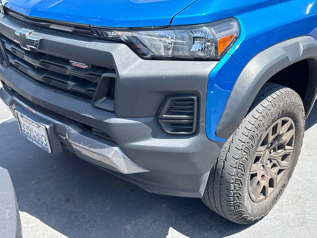 Used 2023 Chevrolet Colorado Trail Boss w/ Technology Package AWD/4WD image 2