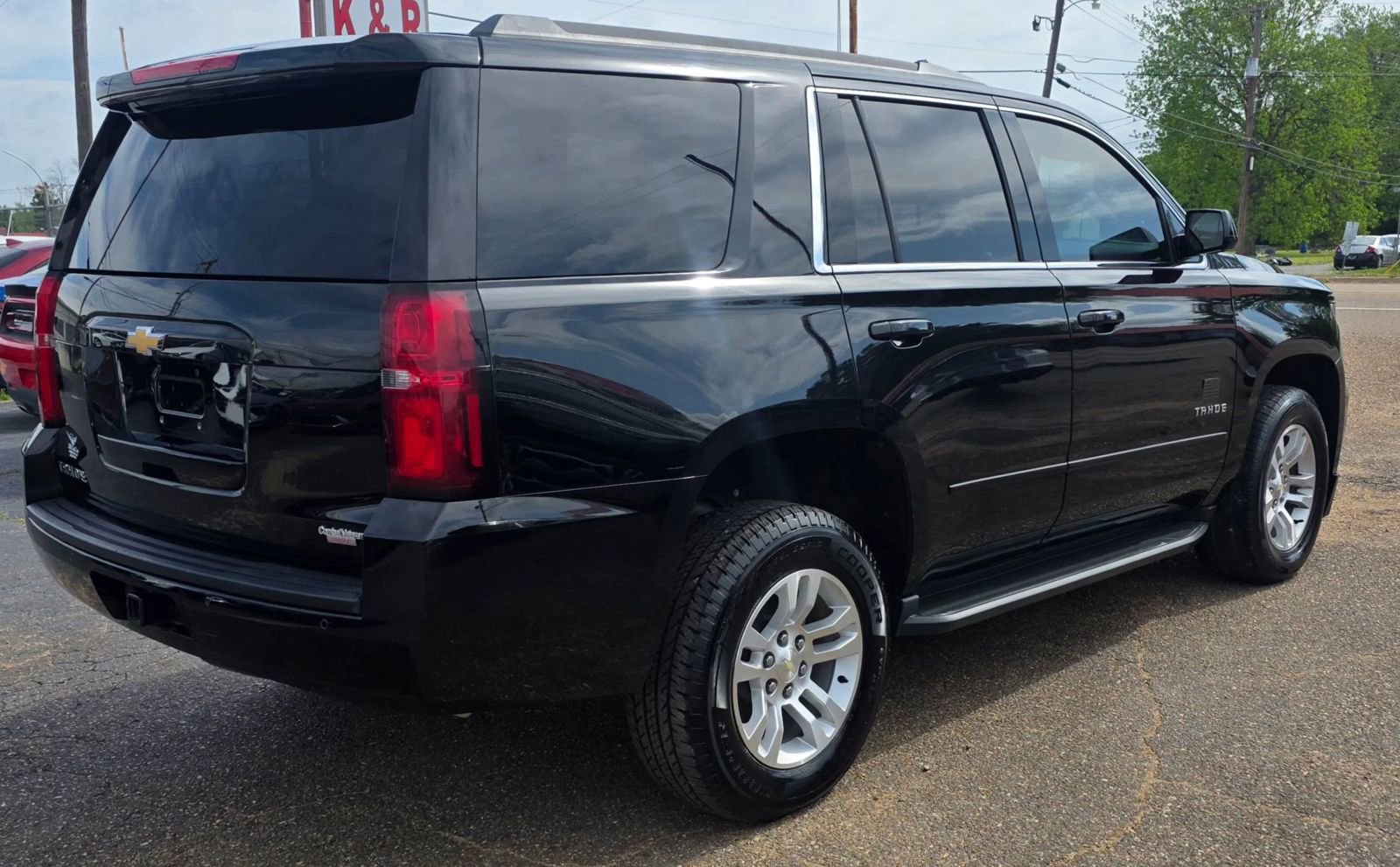 Used 2017 Chevrolet Tahoe LS RWD image 3