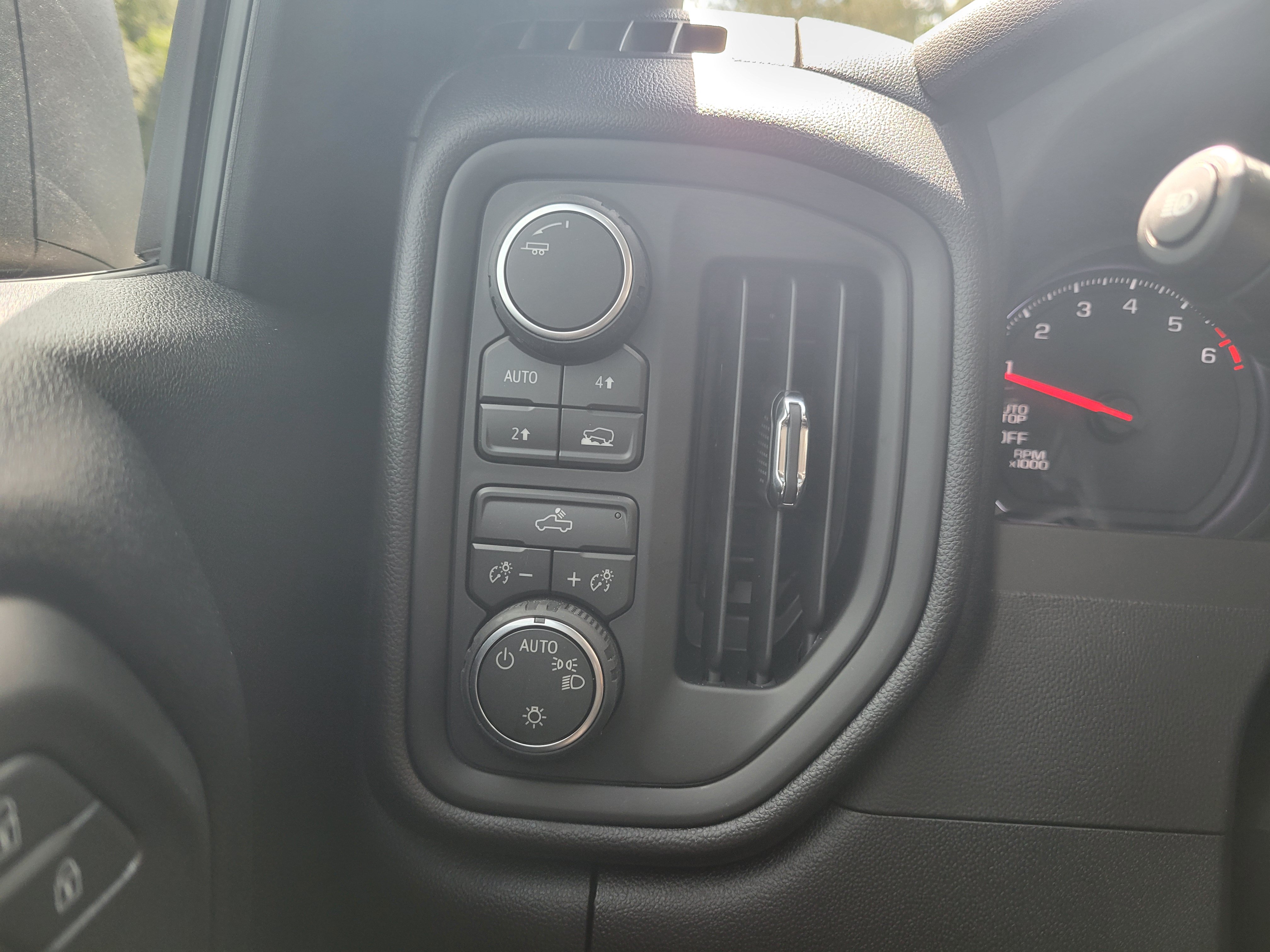 New 2026 Chevrolet Silverado 1500 Custom AWD/4WD image 19