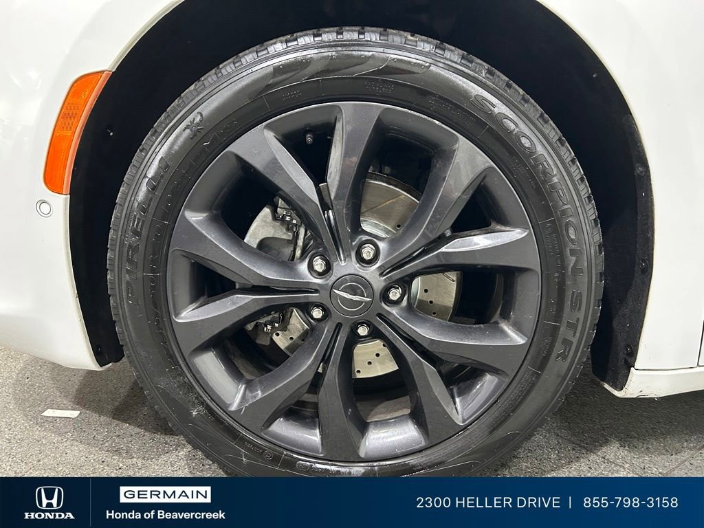 Used 2019 Chrysler Pacifica Touring-L Plus w/ Advanced Safetytec Group FWD image 13