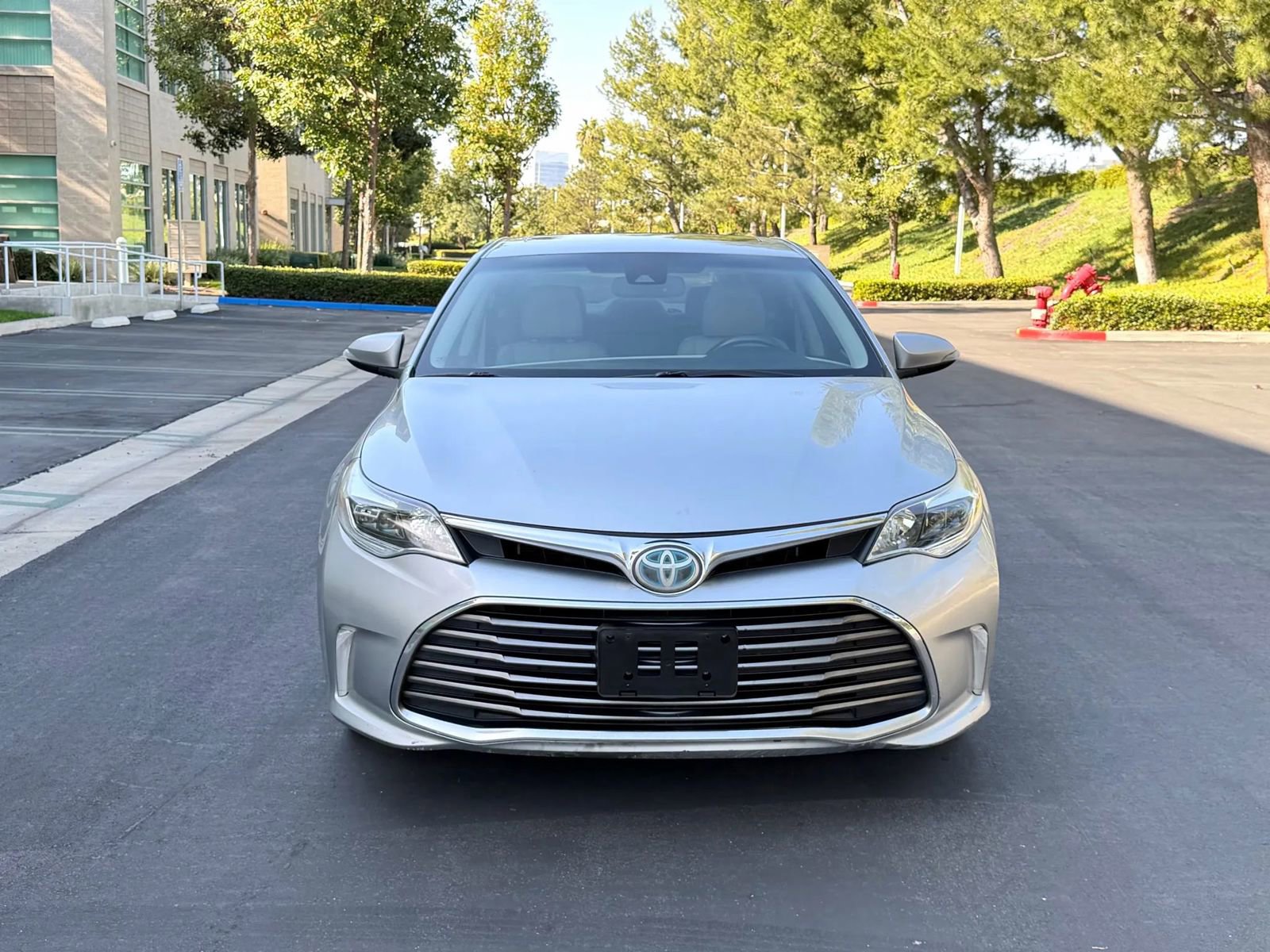 Used 2018 Toyota Avalon XLE Plus w/ Preferred Accessory Package image 8