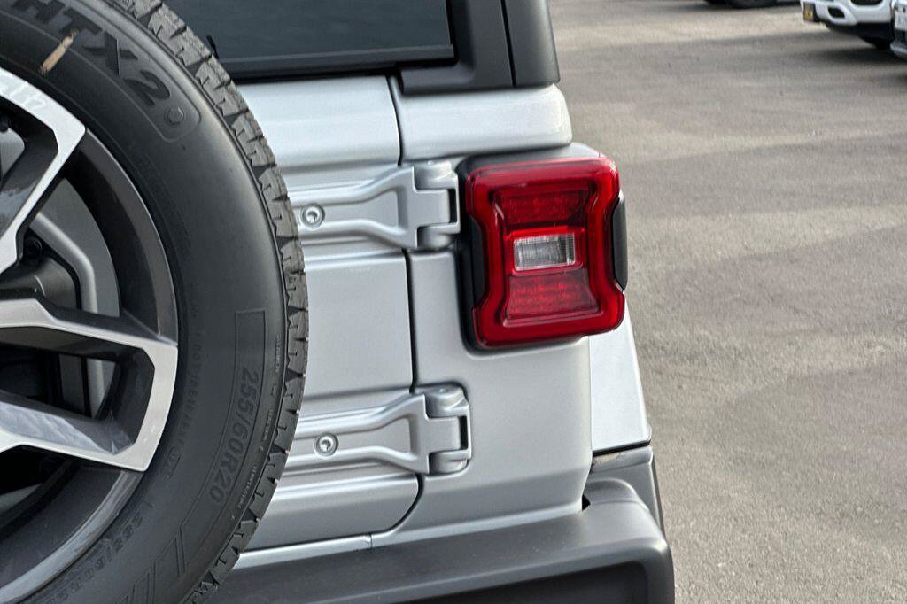 New 2024 Jeep Wrangler Unlimited w/ Convenience Group AWD/4WD image 19