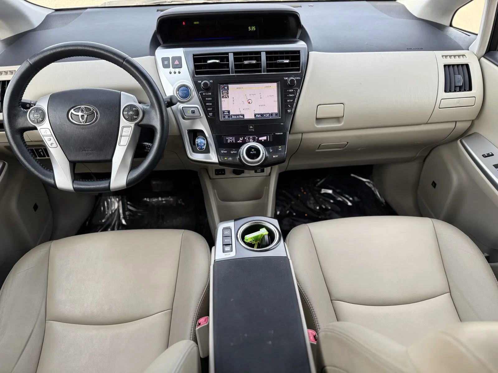 Used 2014 Toyota Prius V Five image 18