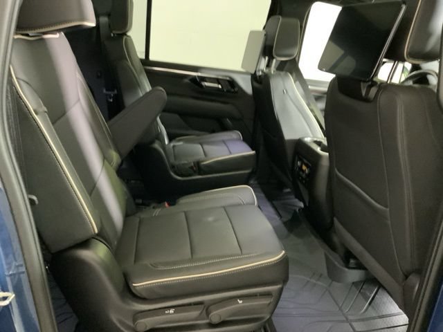 New 2026 Chevrolet Suburban Premier AWD/4WD image 34
