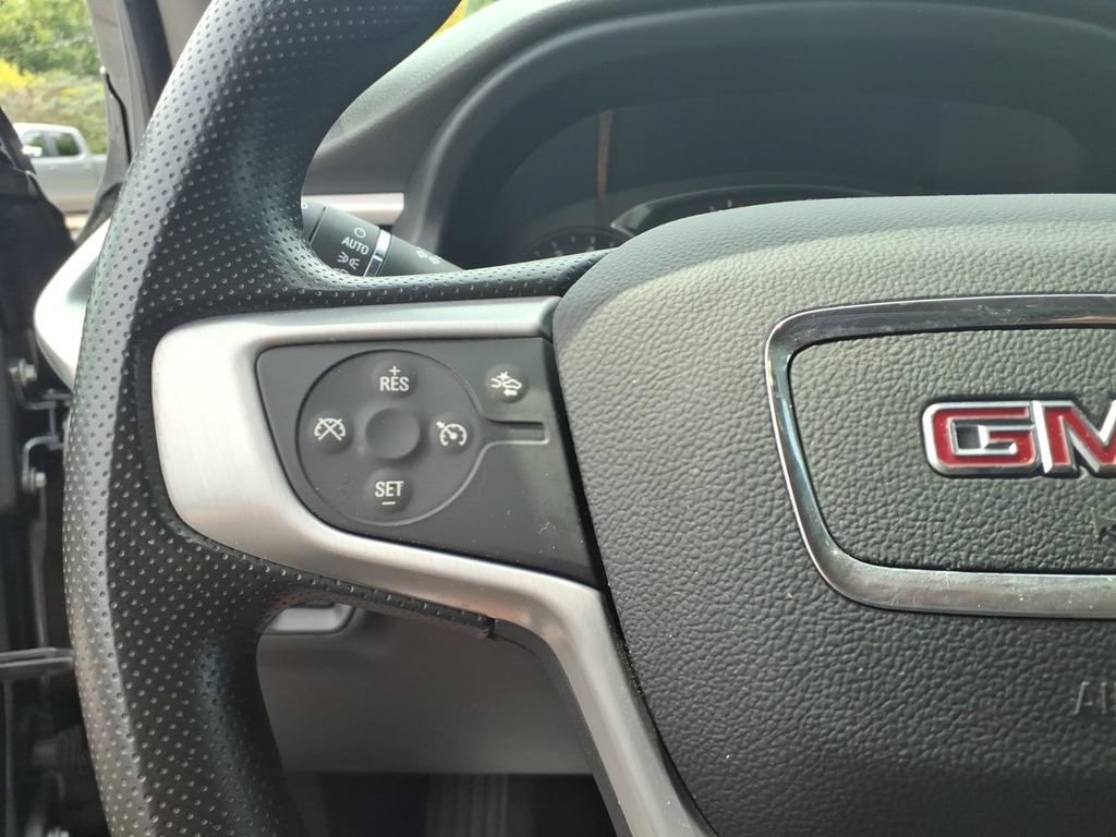 Used 2023 GMC Acadia SLE w/ Driver Convenience Package FWD image 16