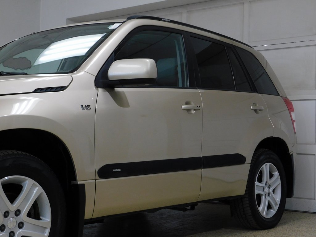 Used 2007 Suzuki Grand Vitara Luxury image 16