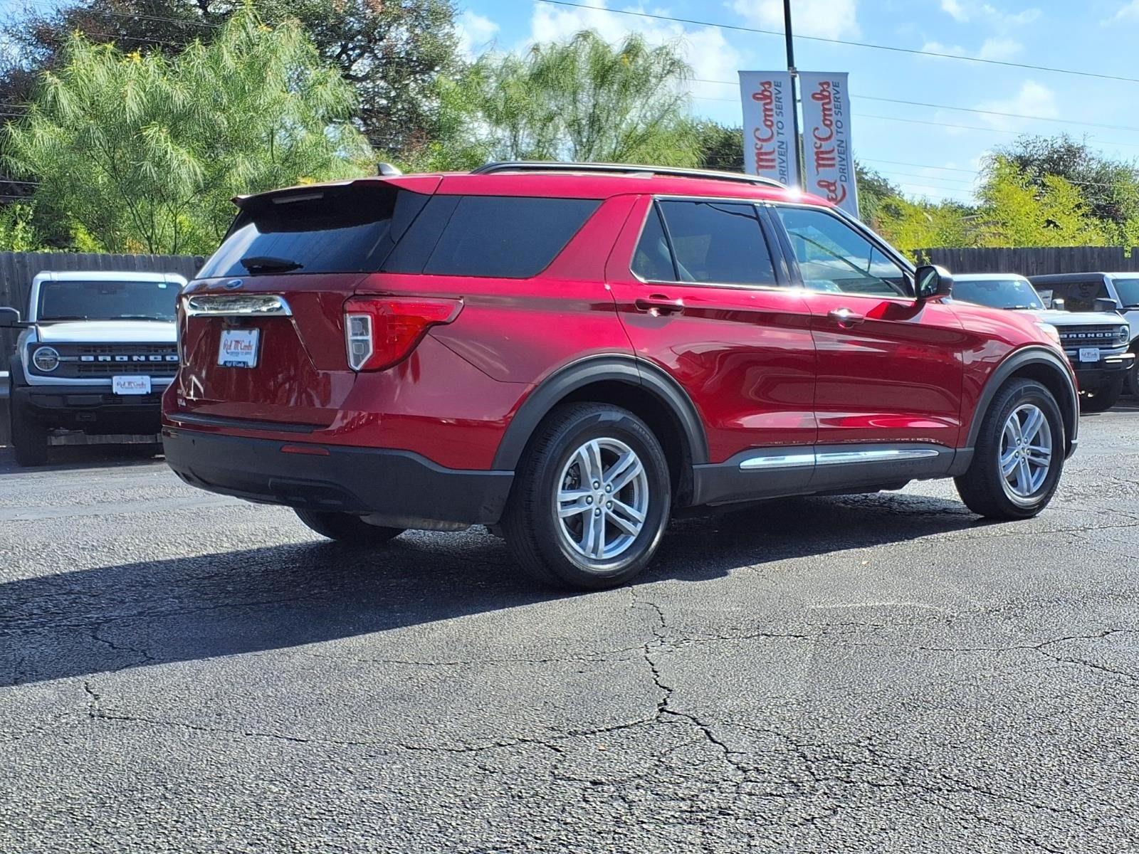 Certified 2024 Ford Explorer XLT RWD image 6