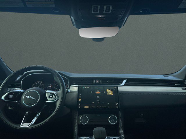 Certified 2025 Jaguar F-PACE R-Dynamic S image 21