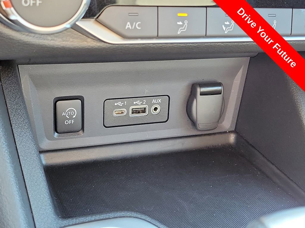 Used 2025 Nissan Sentra SV w/ Trunk Package FWD image 12