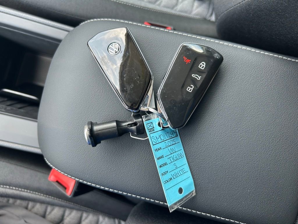 Used 2025 Volkswagen Tiguan S image 60