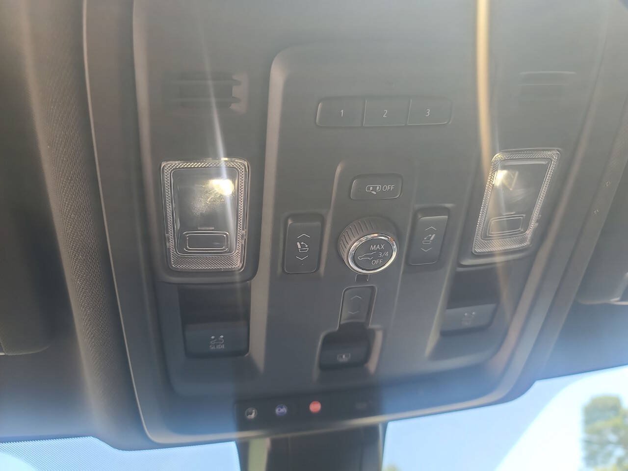 Used 2022 GMC Yukon XL AT4 AWD/4WD image 19