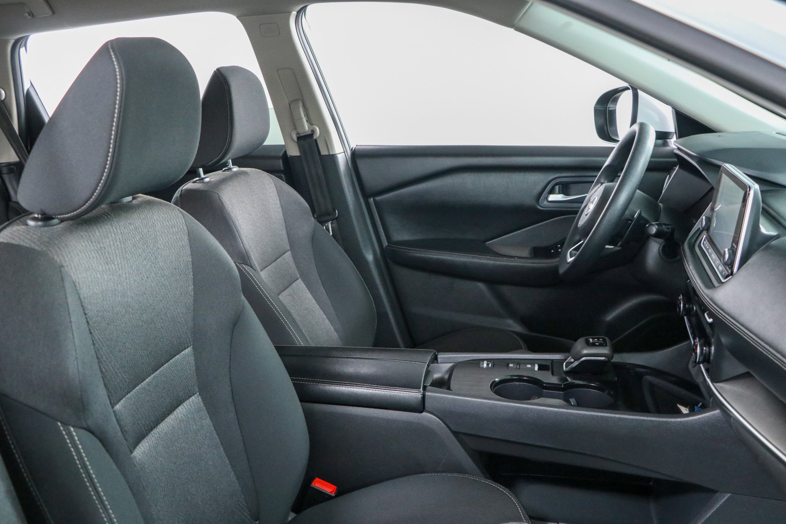 Used 2024 Nissan Rogue SV FWD image 26