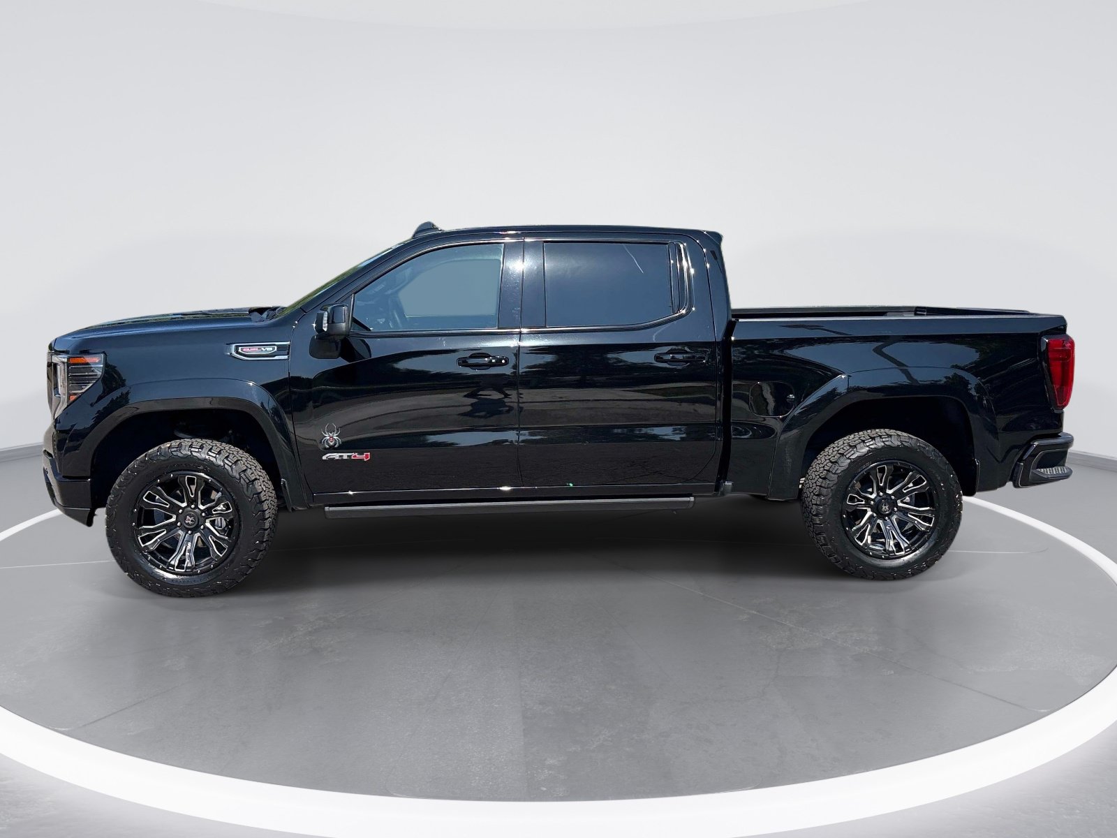 Used 2023 GMC Sierra 1500 AT4 w/ AT4 Premium Package AWD/4WD image 5