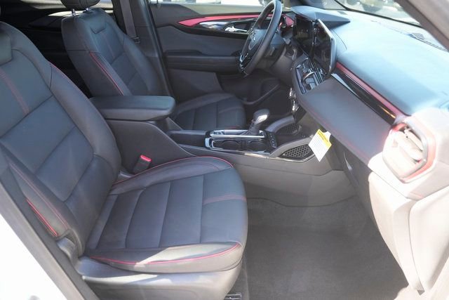 Used 2024 Chevrolet TrailBlazer RS w/ Driver Confidence Package image 18