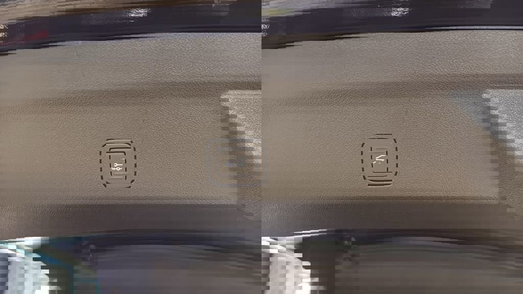 New 2026 GMC Yukon Denali Ultimate w/ LPO, Floor Liner Package image 17