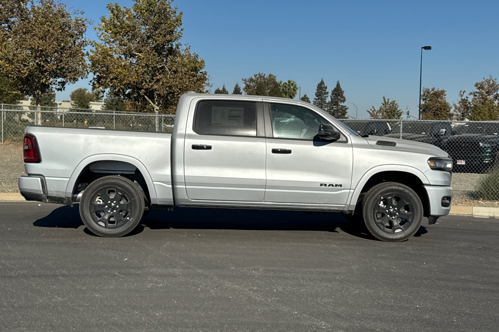 New 2027 RAM 1500 4x4 Crew Cab image 2