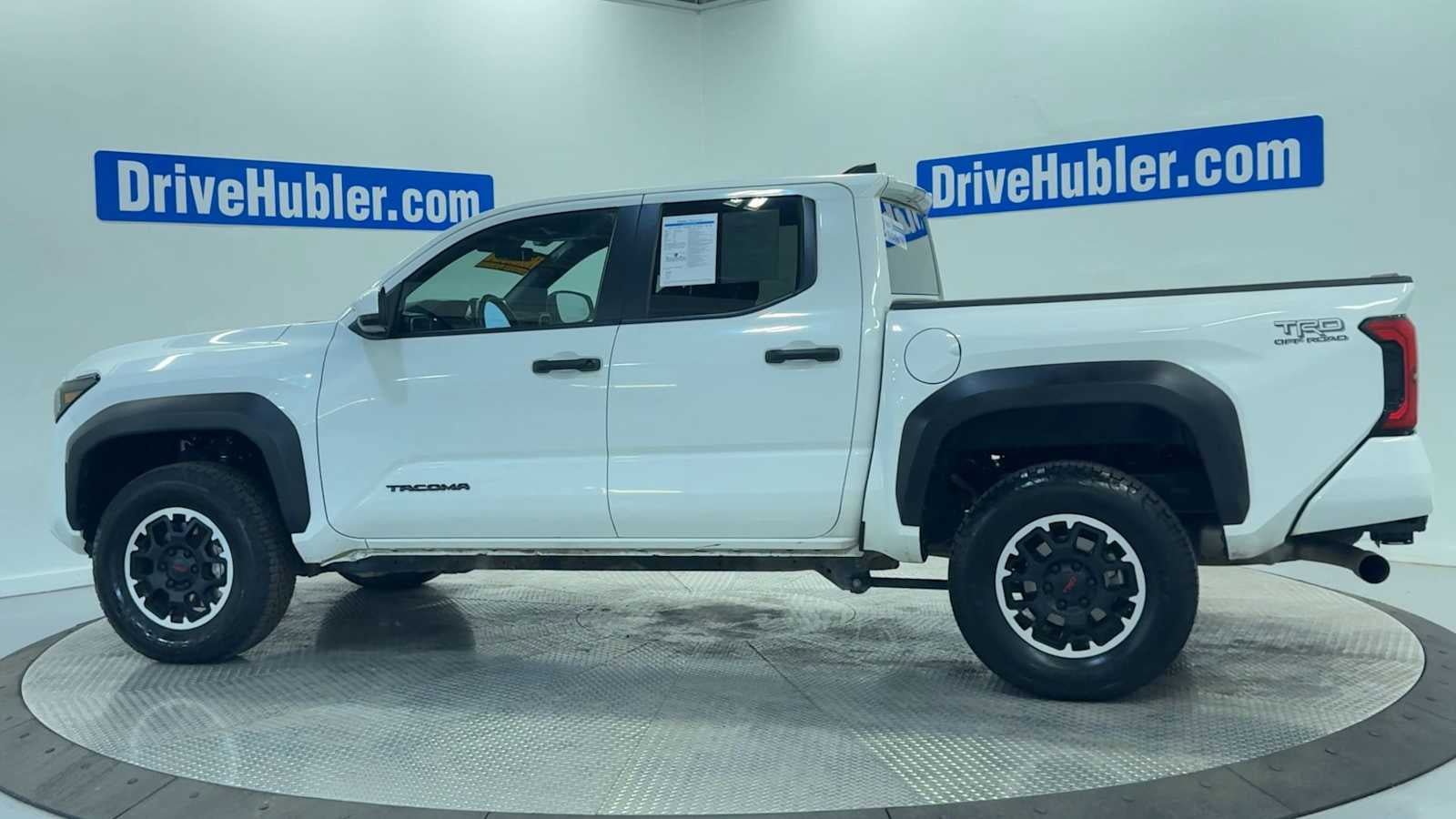 Used 2024 Toyota Tacoma TRD Off-Road image 5