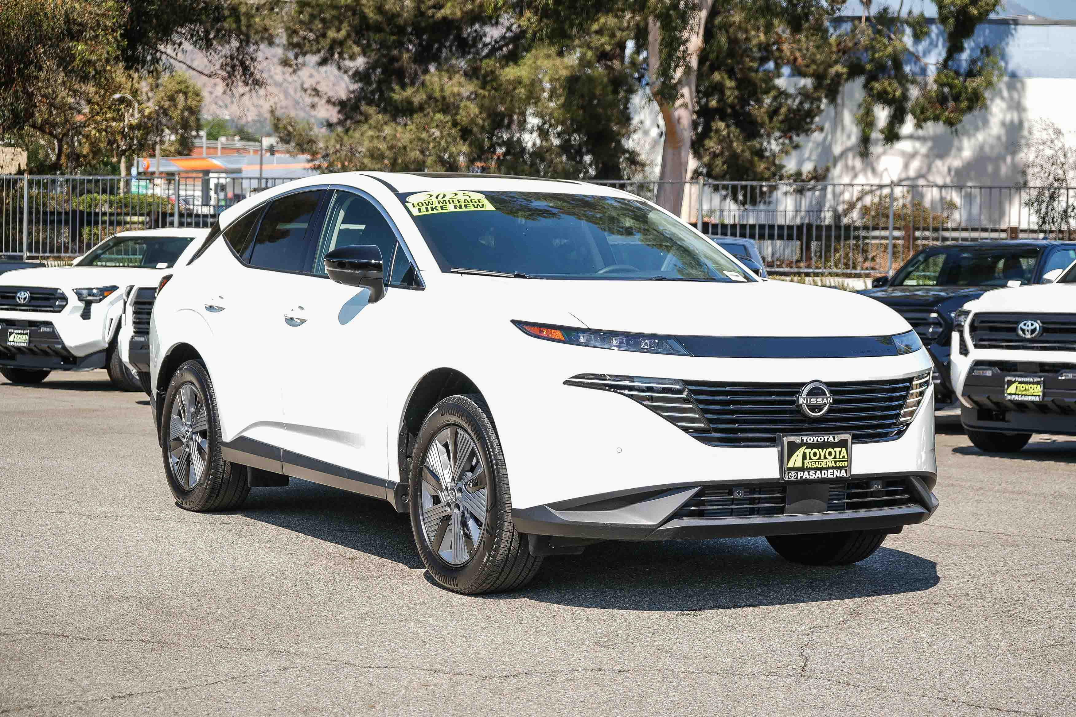 Used 2025 Nissan Murano SL w/ Cargo Package AWD/4WD image 3