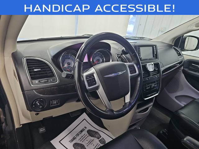 Used 2013 Chrysler Town & Country Touring FWD image 36