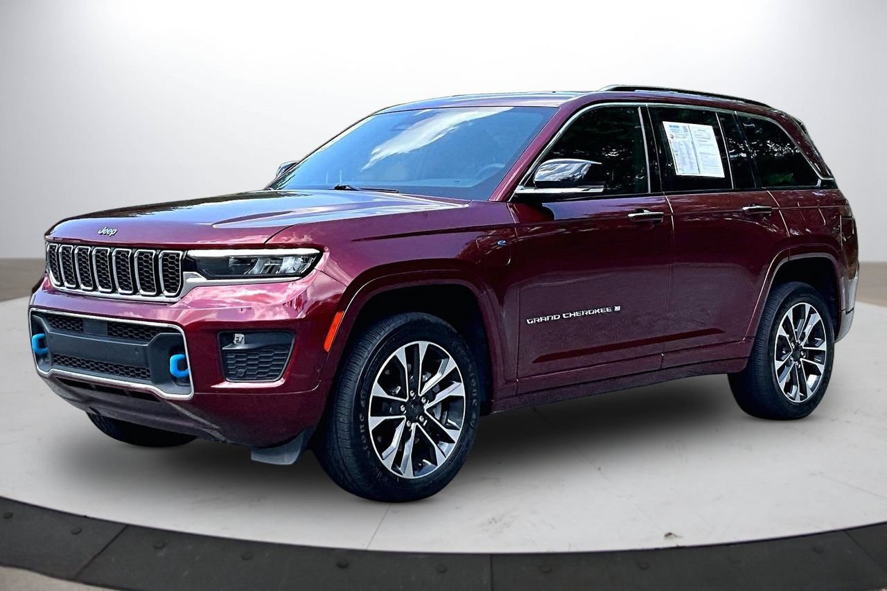 Used 2023 Jeep Grand Cherokee Overland AWD/4WD image 4