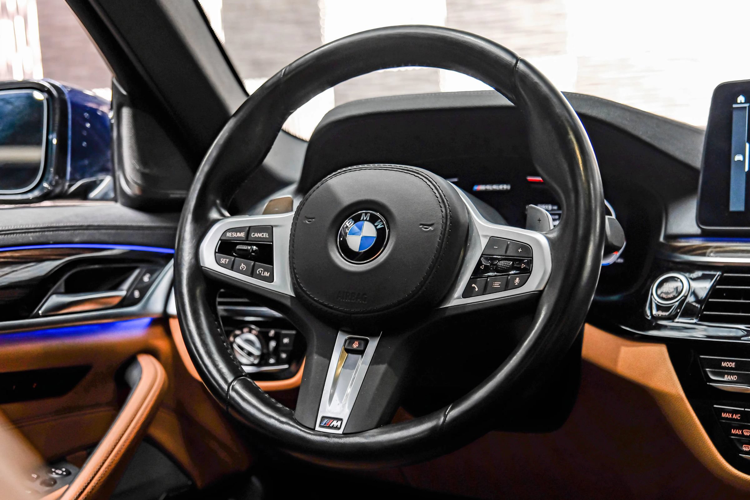 Used 2023 BMW M550i xDrive w/ Parking Assistance Package AWD/4WD image 14