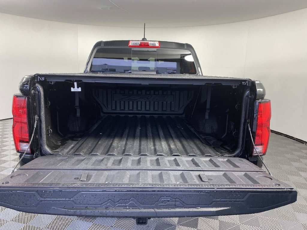 Used 2023 Chevrolet Colorado ZR2 w/ ZR2 Convenience Package III AWD/4WD image 9