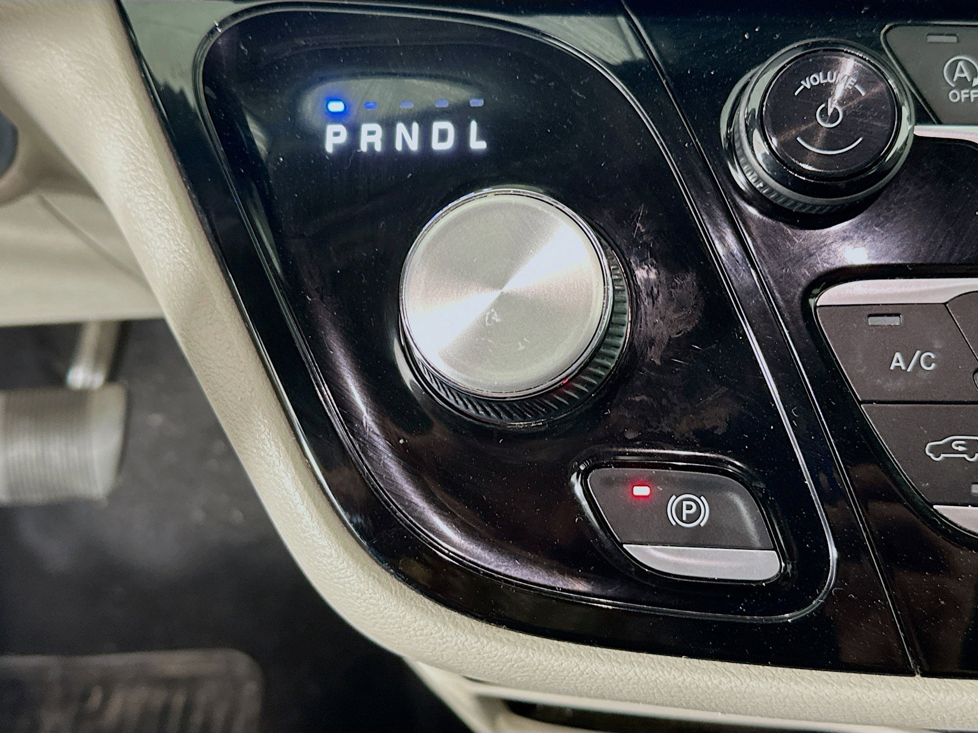 Used 2022 Chrysler Pacifica Touring-L image 24