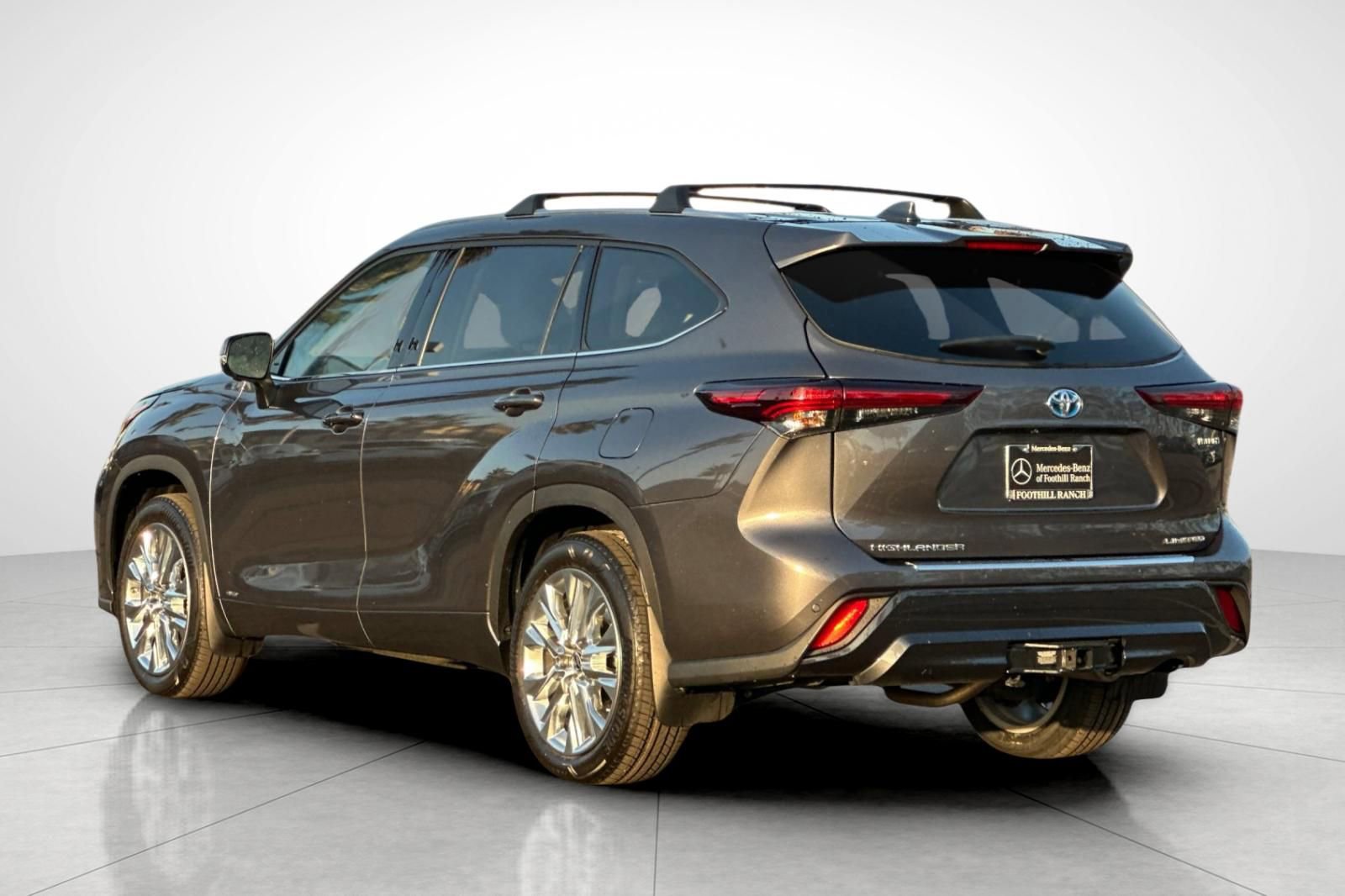 Used 2024 Toyota Highlander Limited image 13