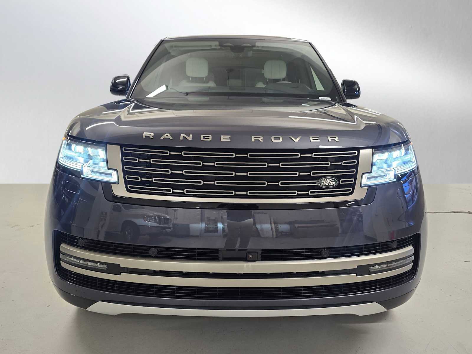 New 2026 Land Rover Range Rover SE image 8