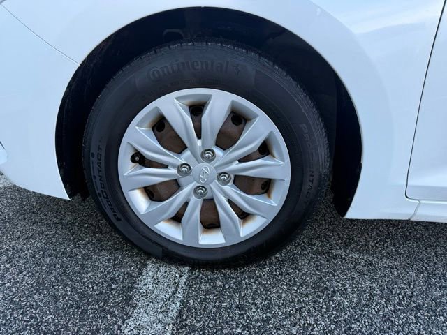 Used 2018 Hyundai Accent SE image 11
