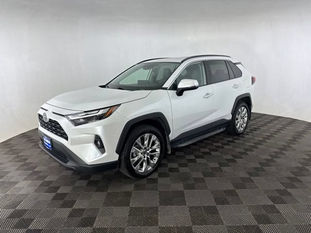 Used 2025 Toyota RAV4 XLE Premium w/ Weather Package AWD/4WD image 4