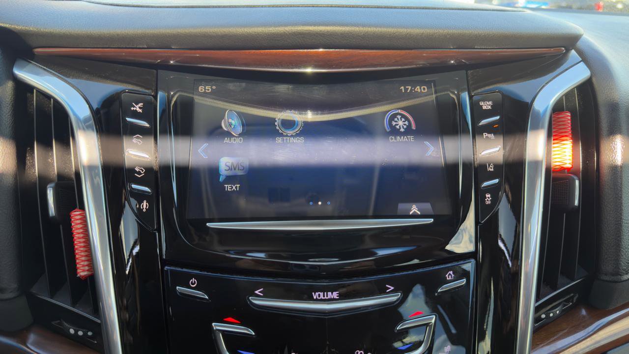 Used 2015 Cadillac Escalade Premium AWD/4WD image 30