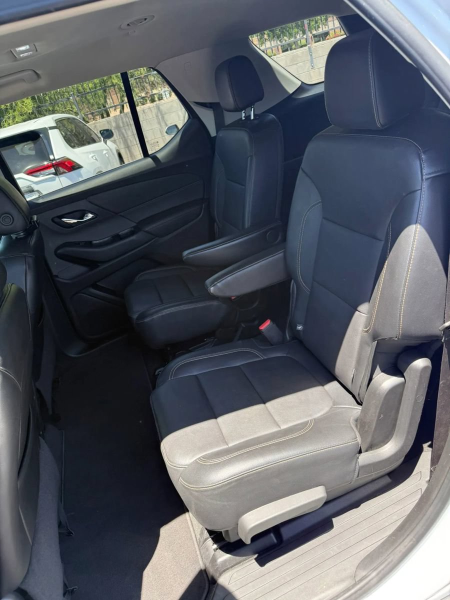 Used 2019 Chevrolet Traverse RS FWD image 13