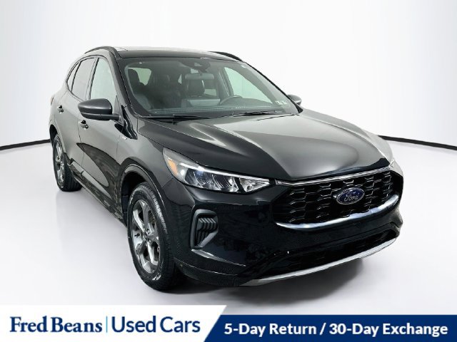 Used 2023 Ford Escape ST-Line w/ Tech Pack #1 AWD/4WD image 1