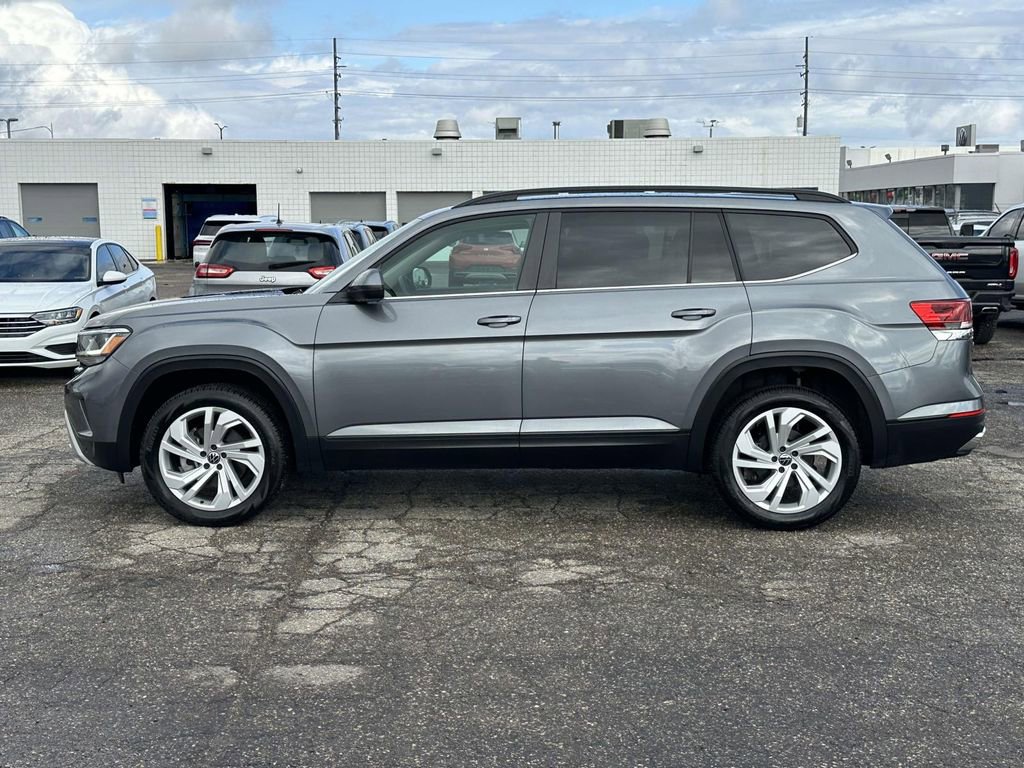 Certified 2023 Volkswagen Atlas SE w/ Panoramic Sunroof Package image 2